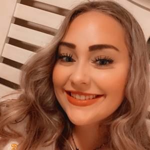 Meet your Posher, Caitlin